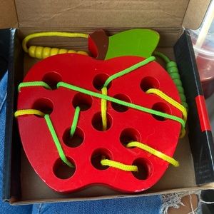 Wooden Apple puzzle game for kids